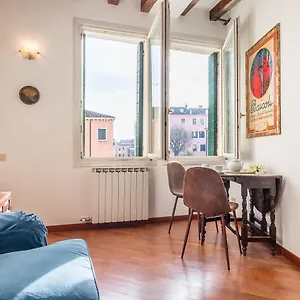 Appartement 7 Windows On By Lionhost, Venise